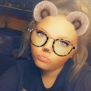 Meet your Posher, Khaiya